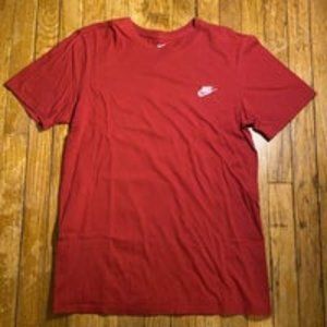 Nike Stitched Chest Logo T-Shirt
